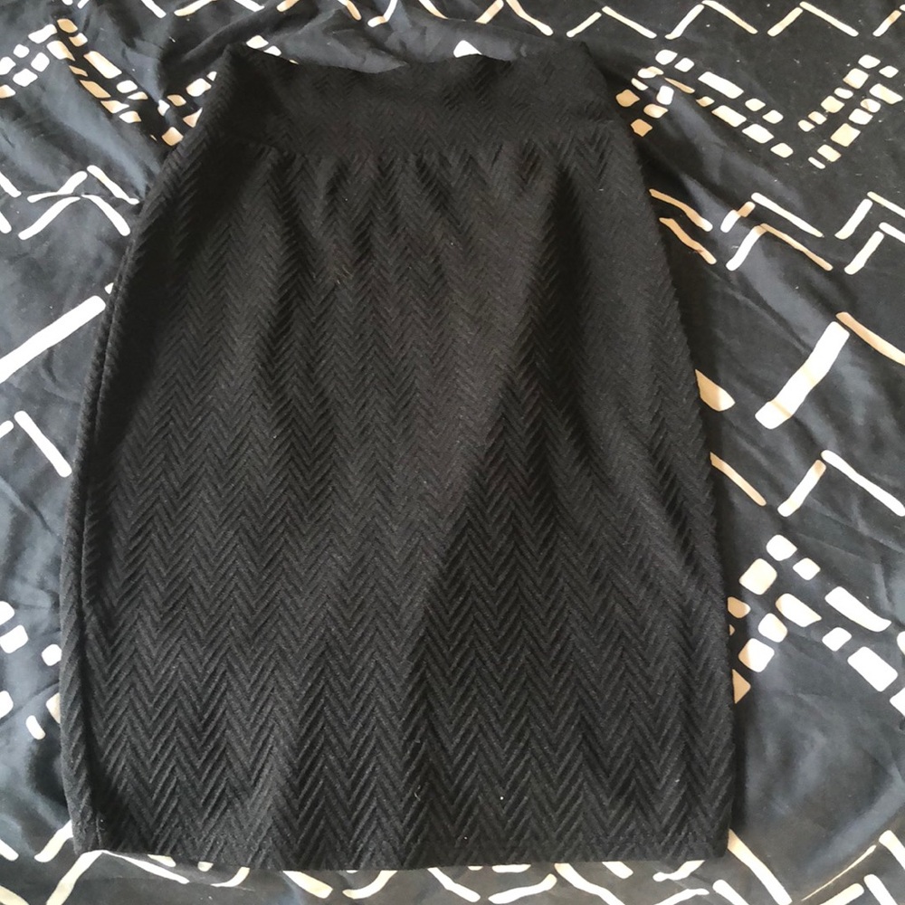 Tight body-con skirt
